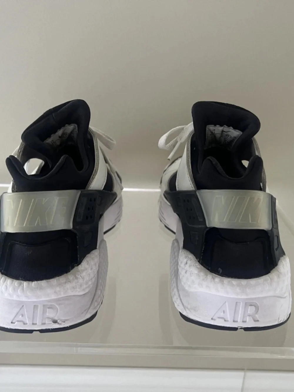 Nike Air Huarache OG Orca Mens Sneakers Size 11 Black/White